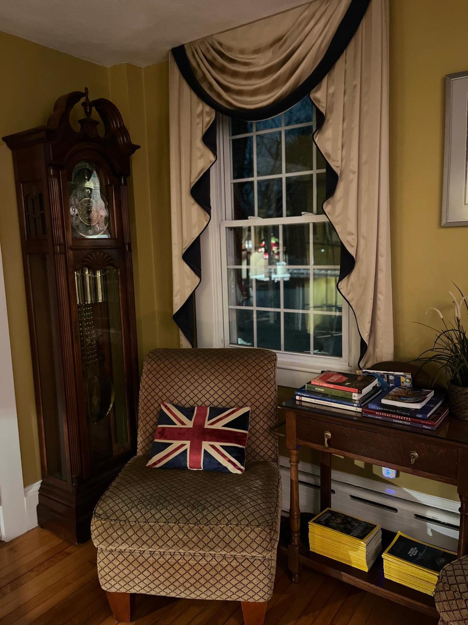 Antique1242 British Bed & Breakfast Enfield Exterior foto